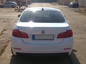 BMW 520D fóliázás: fényes fehér karosszéria fóliázás, üveghatású tető karosszéria fóliázás 8