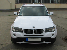 BMW X3 fóliázás: fényes fehér karosszéria fóliázás 2