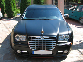 Chrysler 300C fóliázás:matt fekete karosszéria fóliázás 2