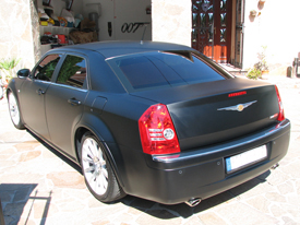 Chrysler 300C fóliázás:matt fekete karosszéria fóliázás 9