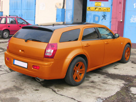 Chrysler 300C kombi fóliázás: matt narancssárga, üveghatású tető karosszéria fóliázás 7