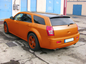 Chrysler 300C kombi fóliázás: matt narancssárga, üveghatású tető karosszéria fóliázás 9
