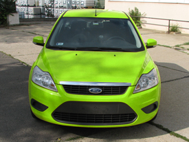 Ford Focus fóliázás: fényes világos zöld karosszéria fóliázás 2