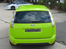 Ford Focus fóliázás: fényes világos zöld karosszéria fóliázás 8
