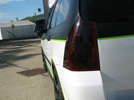 Peugeot 307 SW gyöngyházfehér karosszéria fóliázás, matt fekete karosszéria fóliázás, karbon karosszéria fóliázás 11